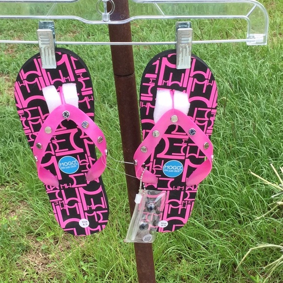 Mogo We Just Click It ! Shoes - 🌴NWT Fabulous Flip Flops Size 8 / 9 Must Have 🌴